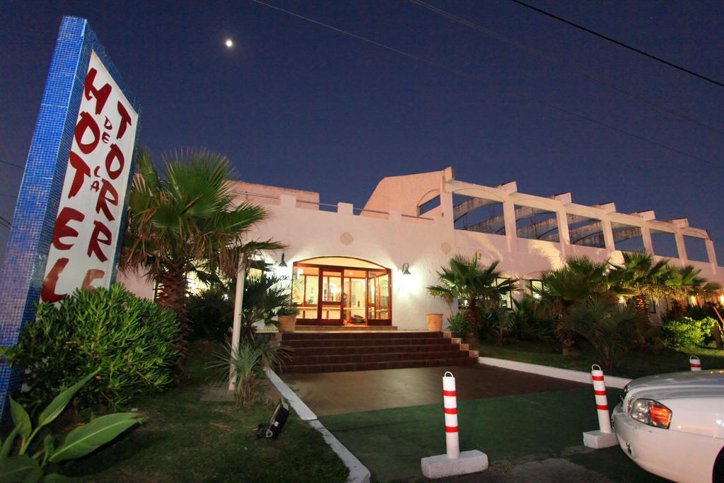 Hotel De La Torre La Paloma Bagian luar foto
