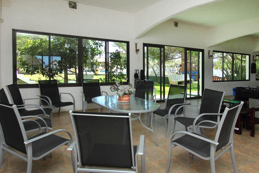 Hotel De La Torre La Paloma Bagian luar foto